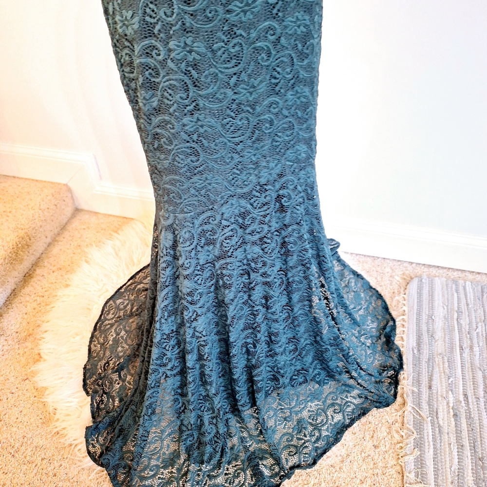 🌿SOLD🌿Lulu's Lovely Allure Deep Teal Lace Gown - Picture 5 of 10